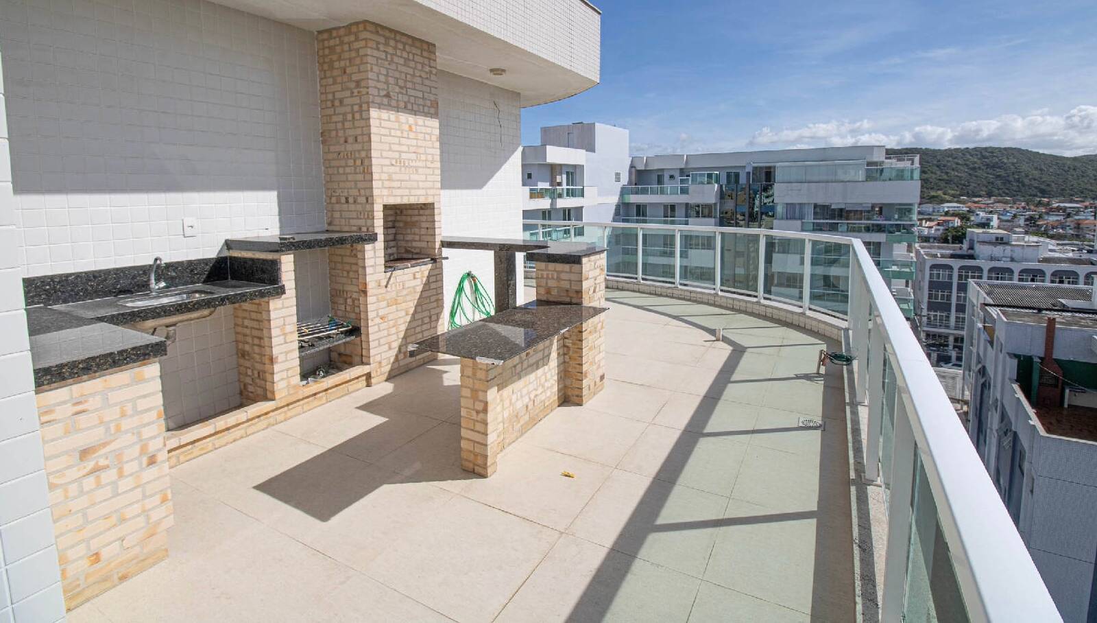 #1912 - Apartamento para Venda em Cabo Frio - RJ