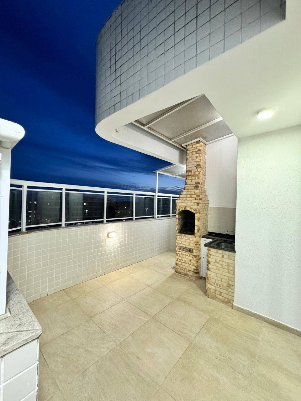 #2026 - Apartamento para Locação em Cabo Frio - RJ