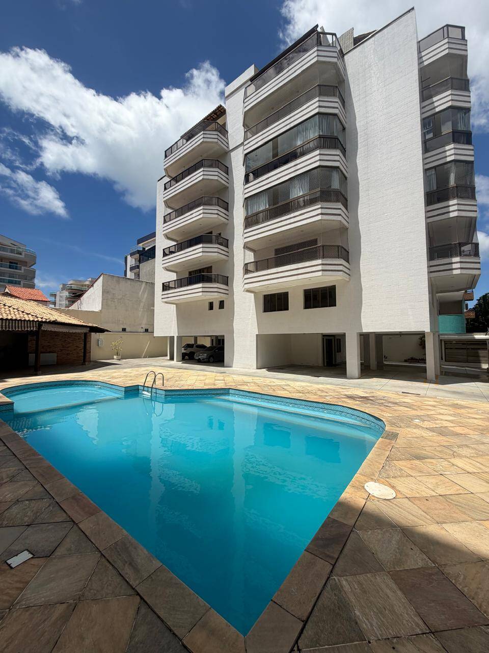 #2610 - Apartamento para Venda em Cabo Frio - RJ