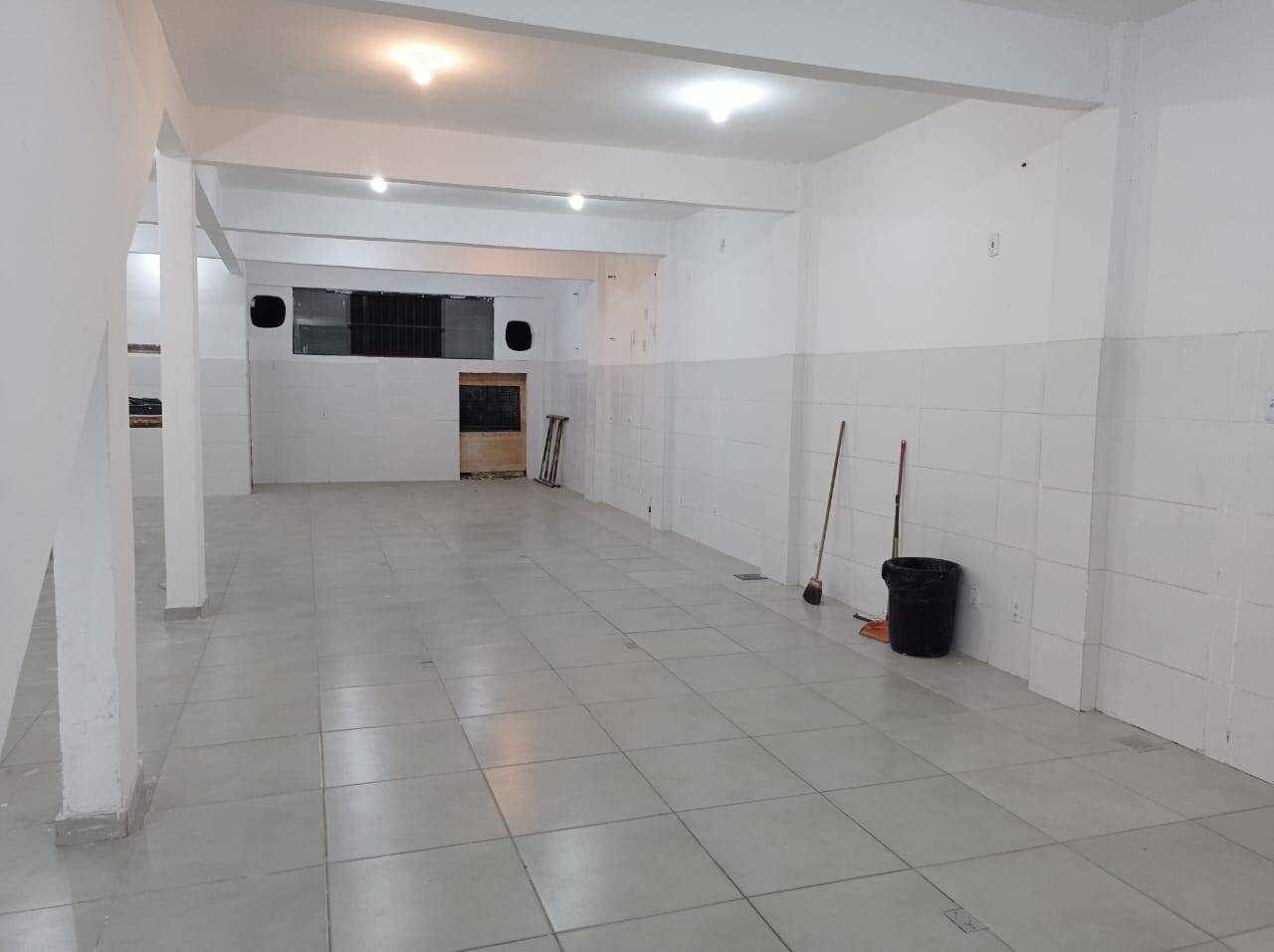 #2675 - Loja para Locação em Cabo Frio - RJ