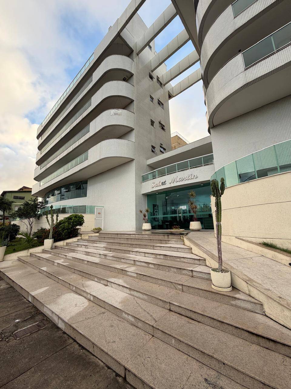 #2715 - Apartamento para Venda em Cabo Frio - RJ
