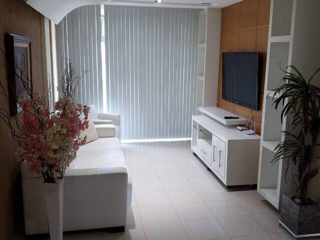 #974 - Apartamento para Venda em Cabo Frio - RJ