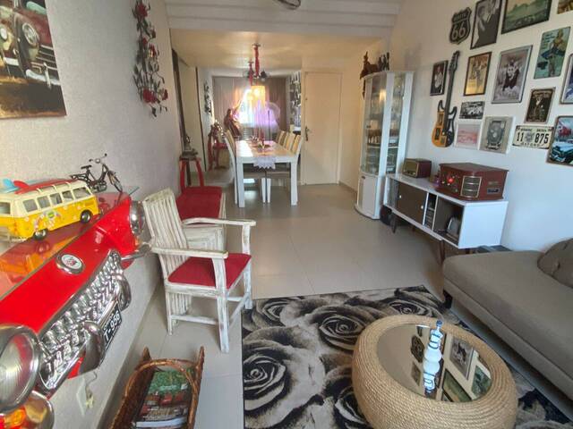 #1953 - Apartamento para Venda em Cabo Frio - RJ