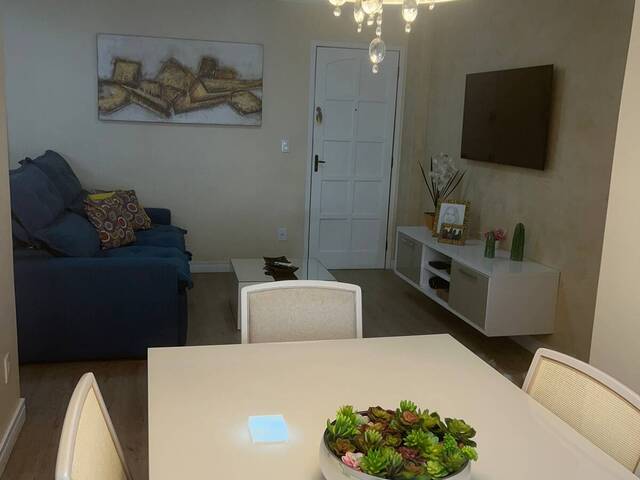 #1956 - Apartamento para Venda em Cabo Frio - RJ