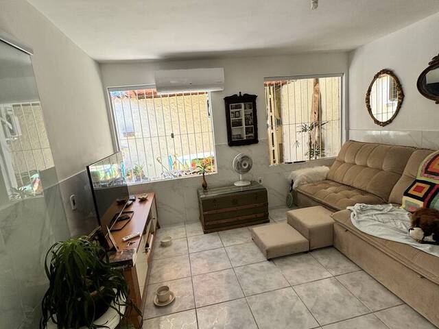 #2377 - Casa para Venda em Cabo Frio - RJ - 2