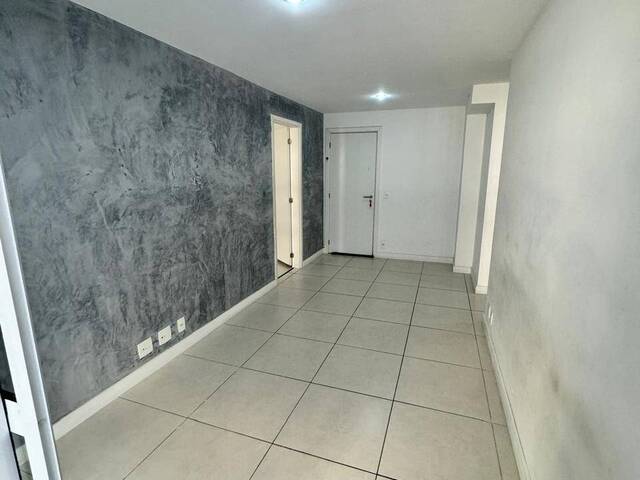 Apartamento para Venda em Cabo Frio - 2