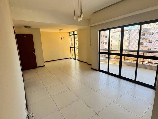 #1945 - Apartamento para Venda em Cabo Frio - RJ - 2