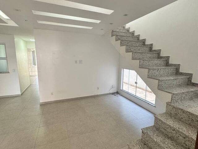 #1666 - Casa para Locação em Cabo Frio - RJ - 2