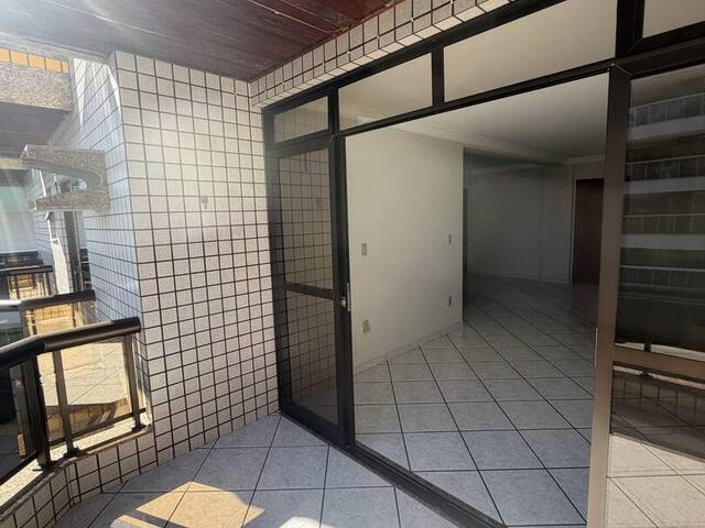 Apartamento para Venda em Cabo Frio - 3