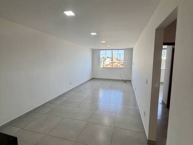 #2765 - Apartamento para Locação em Cabo Frio - RJ - 3